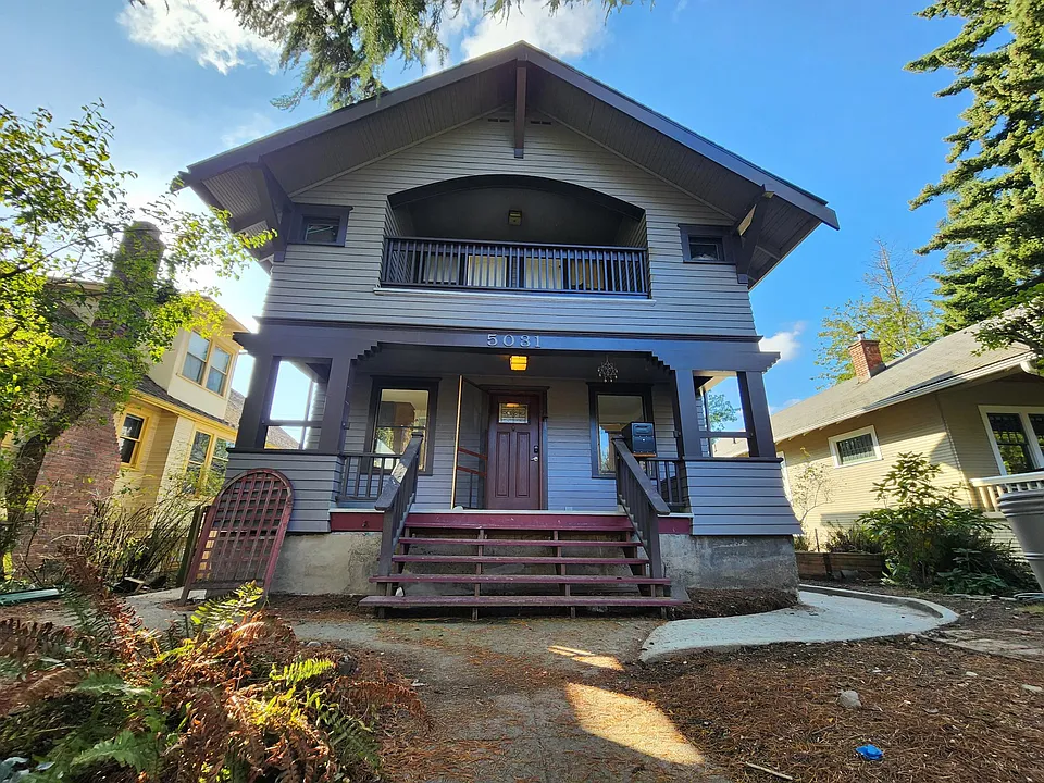 5031 8th Ave NE
