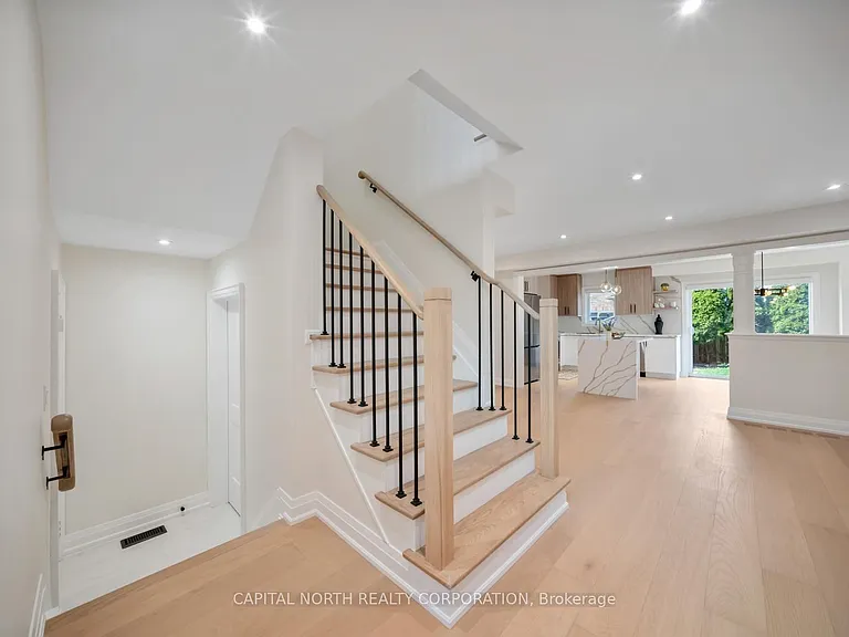 231 Venice Gate Dr — Photo 6