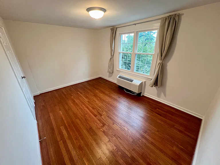 310 Ashby St #B — Photo 4