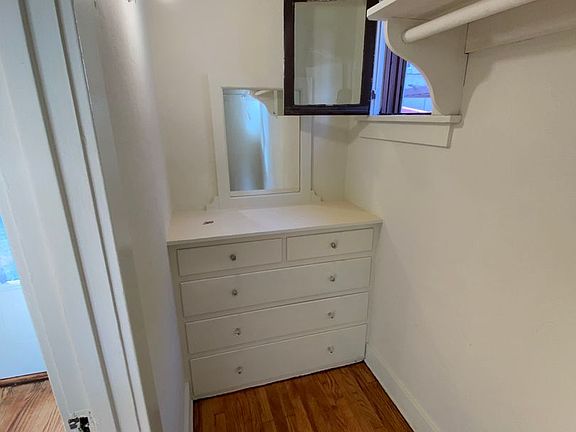 2nd image of 836-842 Linden Ave #838-1/2