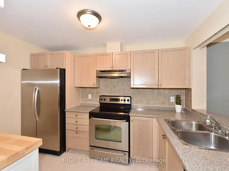108 Finch Ave W #C-22 — Photo 5