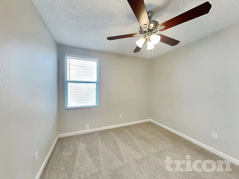 3916 Golden Horn Ln — Photo 12