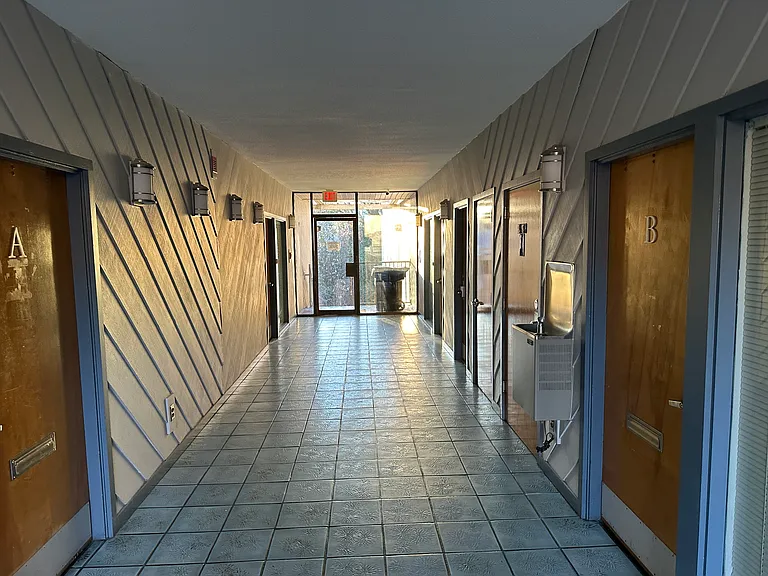 560 S McDonough St #B — Photo 6