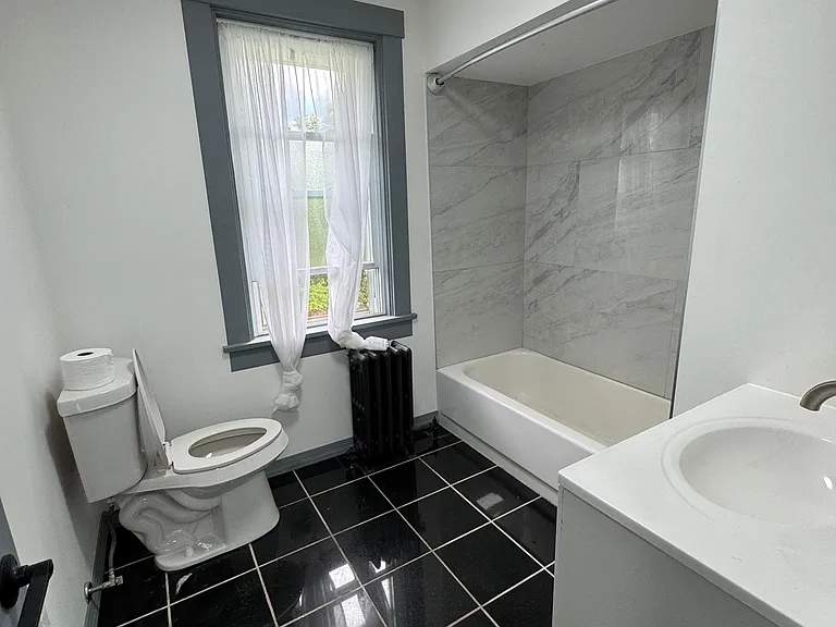 302 McCutcheon Ln — Photo 30