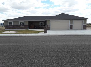 725 Blue River Dr, Heyburn, ID 83336