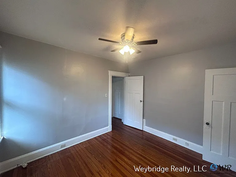 Academy 862 — Photo 15