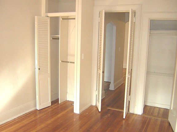 4th image of 2910 Astoria Blvd APT 9