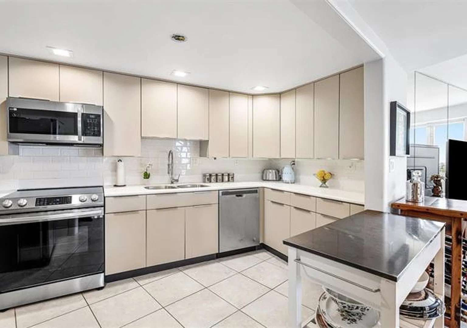 3000 Holiday Dr cu-1605, Fort Lauderdale, FL 33316 — Photo 1