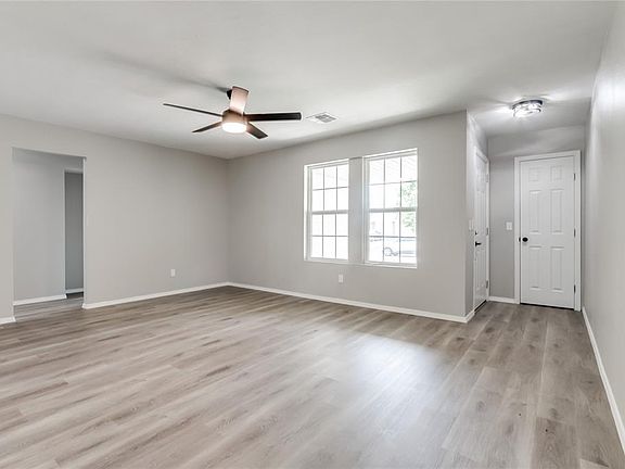 3rd image of 4501 SE 41st St