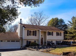 4347 Grapewood Dr, Warrenton, VA 20187