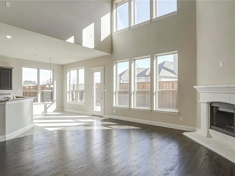 7592 Plowman Ln — Photo 3