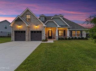 5853 Windmill St, Ocean Springs, MS 39564