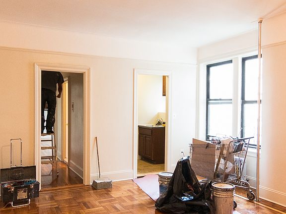 3rd image of 275 Linden Blvd APT E9