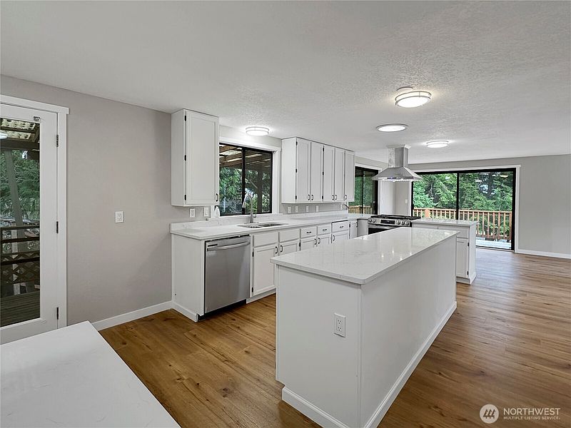 5th image of 314 Snohomish Drive