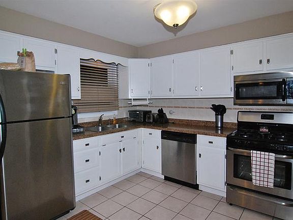 4th image of 16400 S Paxton Ave