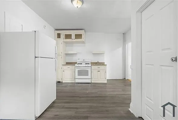364 Woodland St — Photo 8
