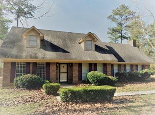 140 Three Mile Stretch Rd, Ellisville, MS 39437