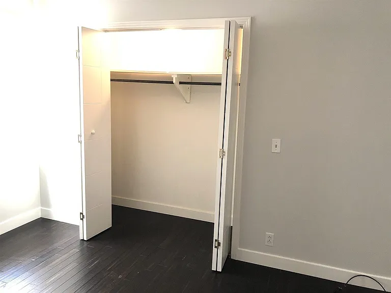 328 Rosebank Ave — Photo 17