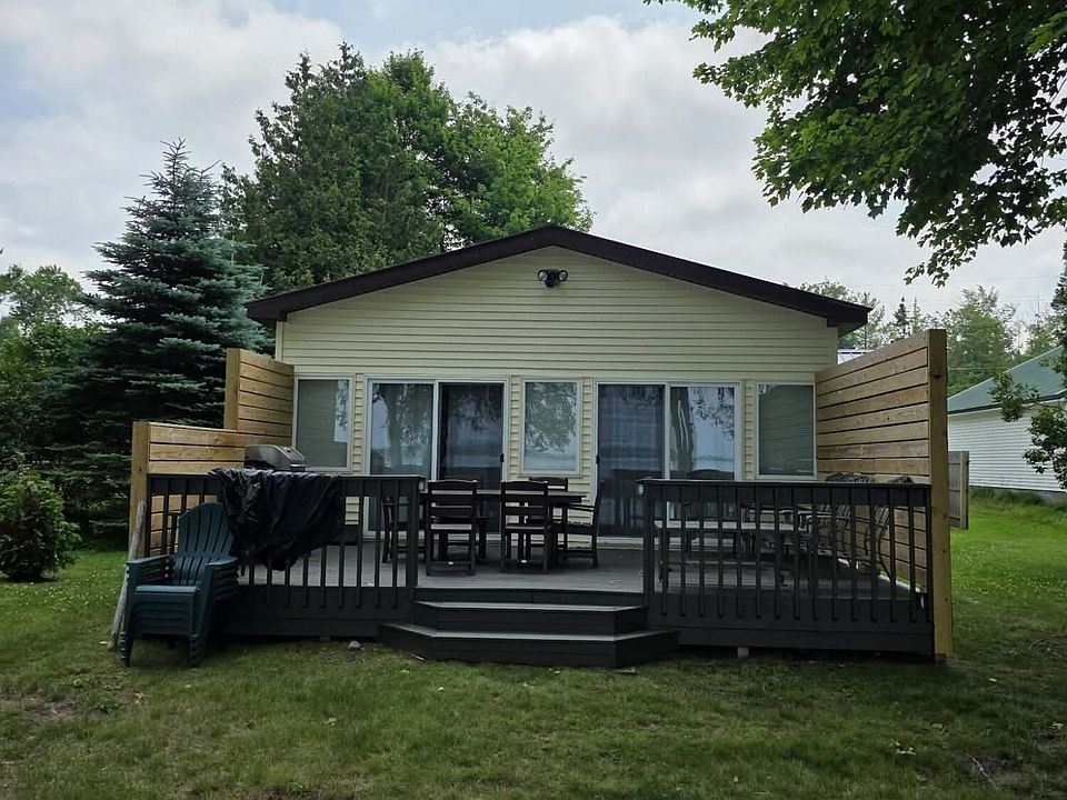 1st image of 10796 W Lakeshore Dr