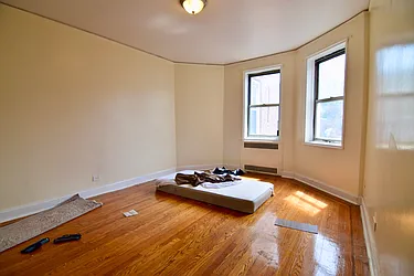 Rented by Safdie Realty Group