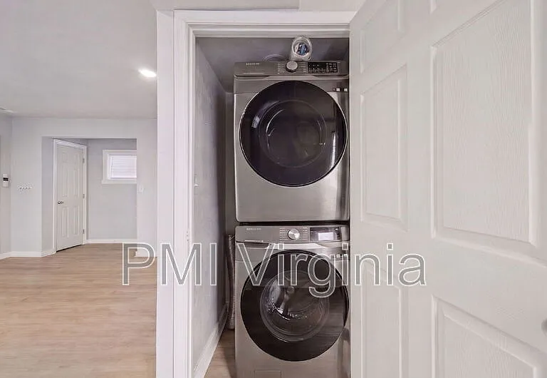 1035 W 36th St — Photo 23