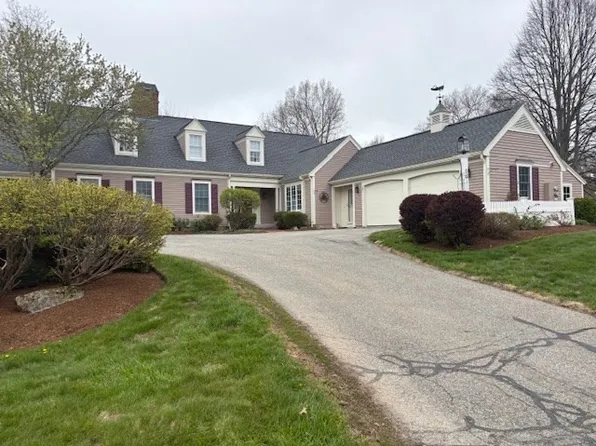 61 Great Hill Dr #61, Topsfield, MA 01983