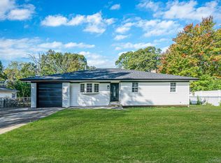 6 Dourland Rd, Medford, NY 11763