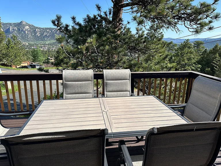 Great views from the front deck with seating for 6 people.