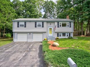 86 Deerfield Dr, West Warwick, RI 02893