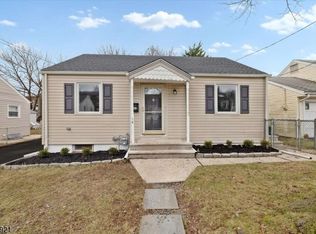 14 Ideal Ct, Nutley, NJ 07110