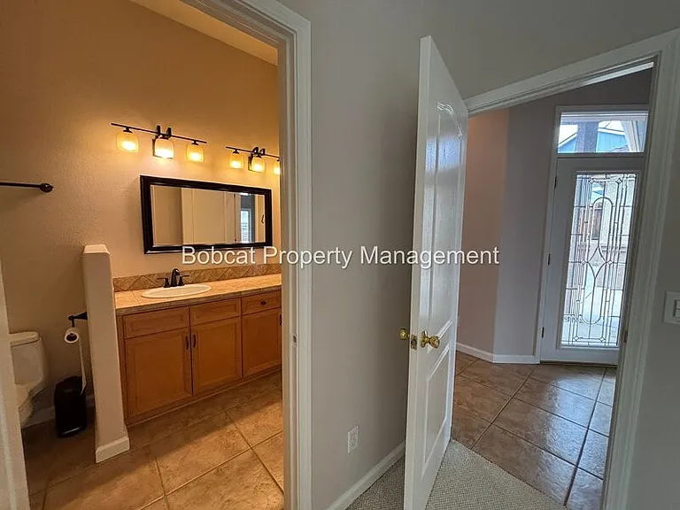 963 Ranchview Cir — Photo 16