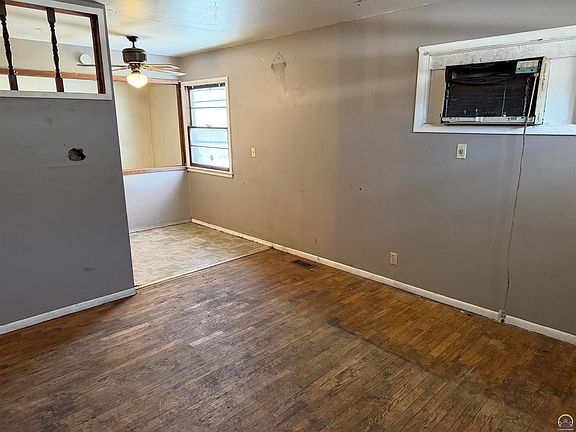 4th image of 3623 SE Truman Ct