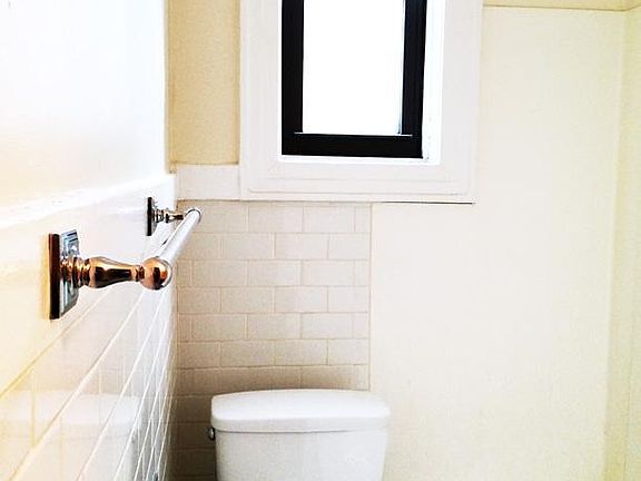3rd image of 4135 48th St APT 2R