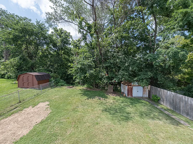 734 Millers Run Rd — Photo 17