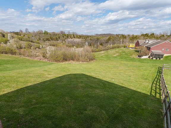 3rd image of 6 Harvard Ct