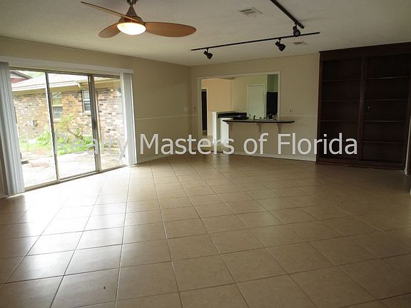 3rd image of 7820 Montego Dr
