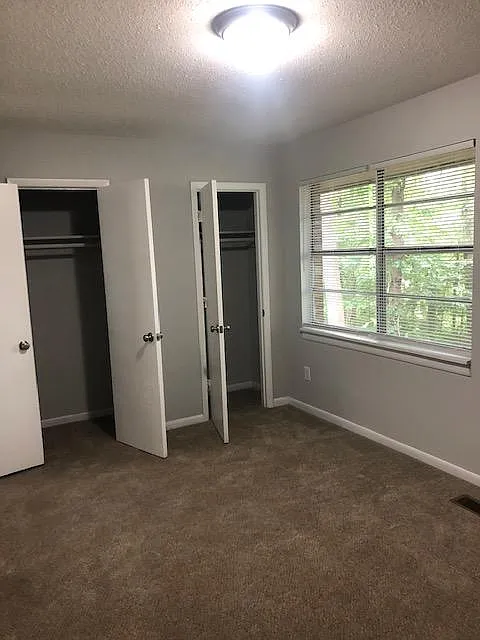 2 bed, 1.5 bath, 1050 sqft, $1,250 — Photo 3