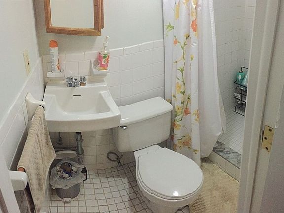 5th image of 128 Thompson St #222