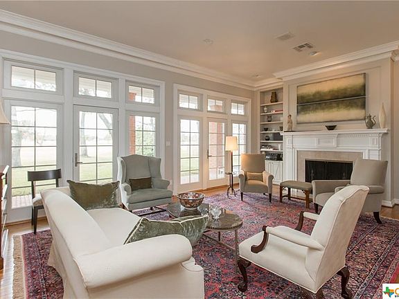 5th image of 6018 Country Club Dr