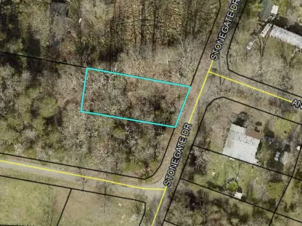 788 Stonegate Dr, Burnside, KY 42519