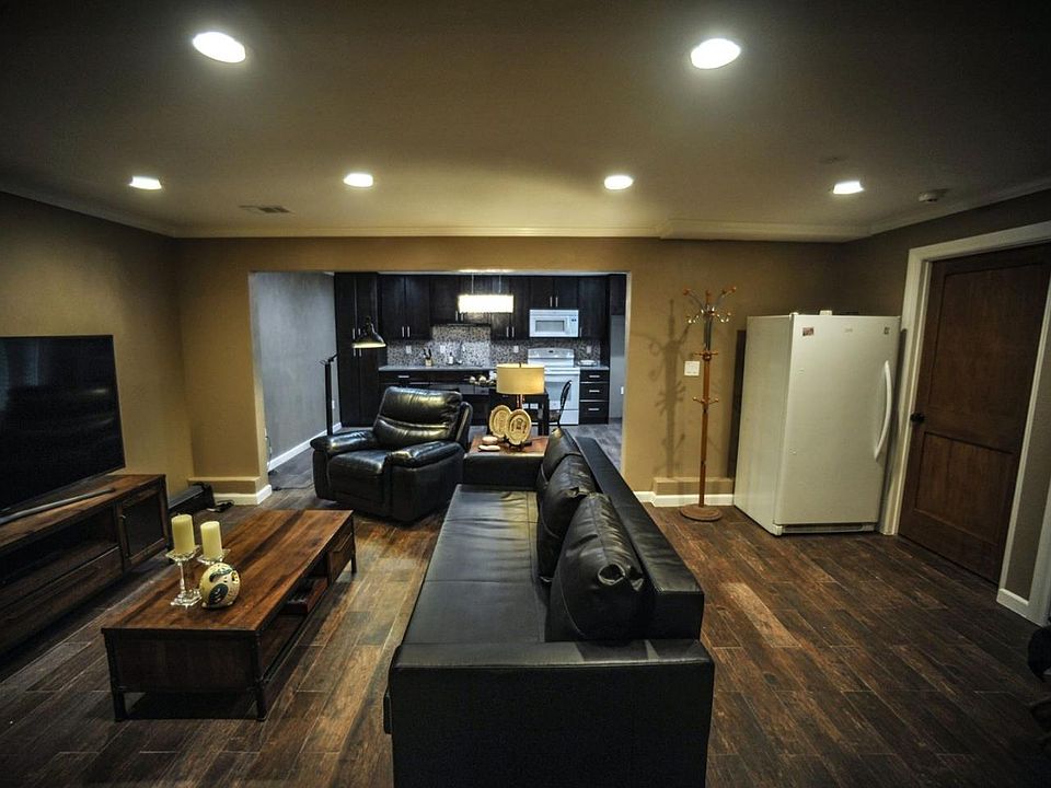 1st image of 131 Del Norte Dr
