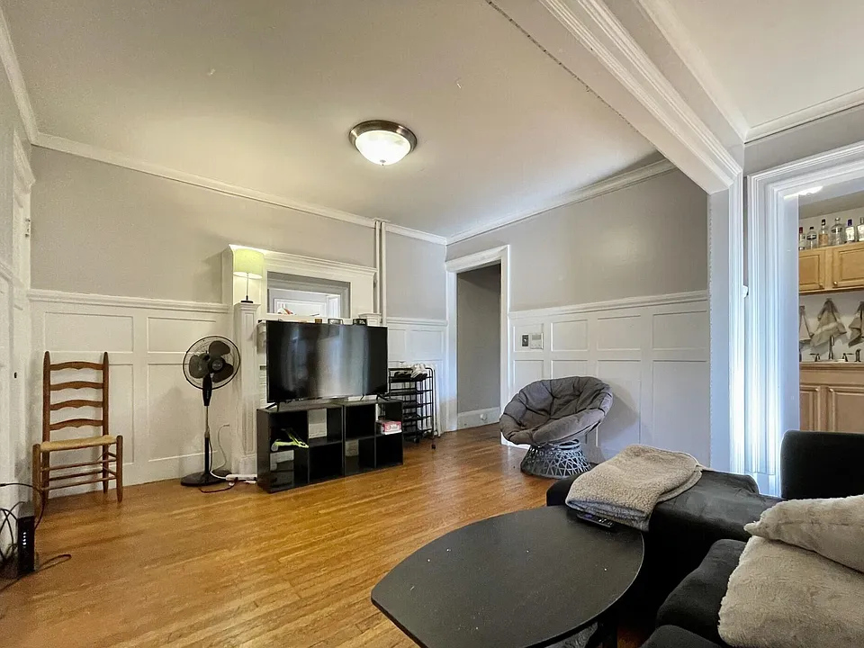452 Park Dr #4