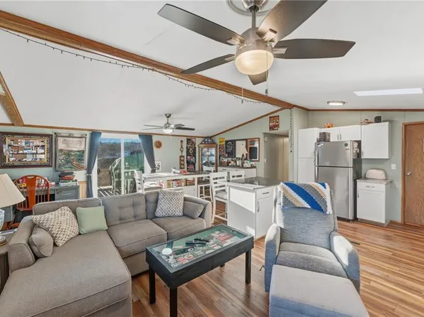 10 Lear Dr, Coventry, RI 02816