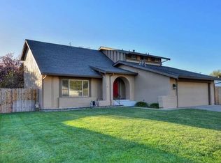 9852 Vista Grande Way, Elk Grove, CA 95624