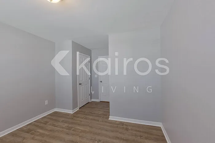 220 Long Island Dr — Photo 12