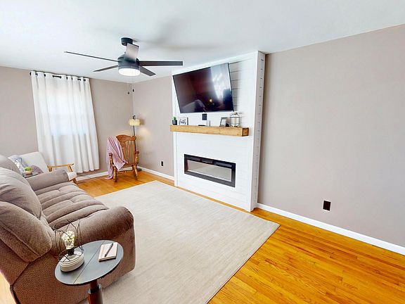 2nd image of 52 Wharton Rd