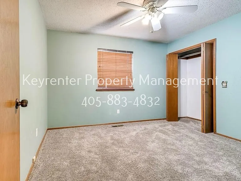5804 NW 89th St — Photo 18