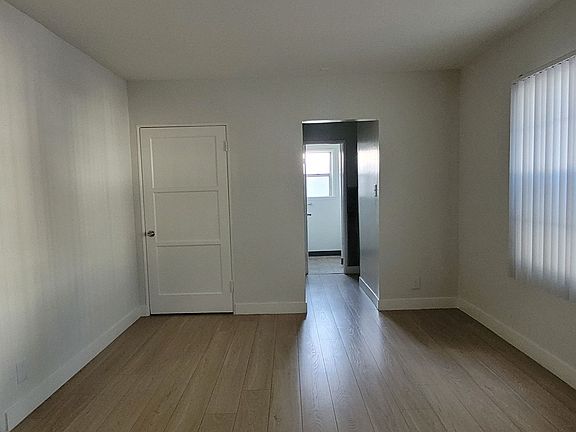 3rd image of 201 S Kenmore Ave #5
