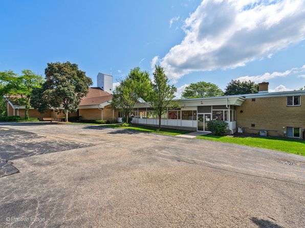 47 Church St, Lake Zurich, IL 60047
