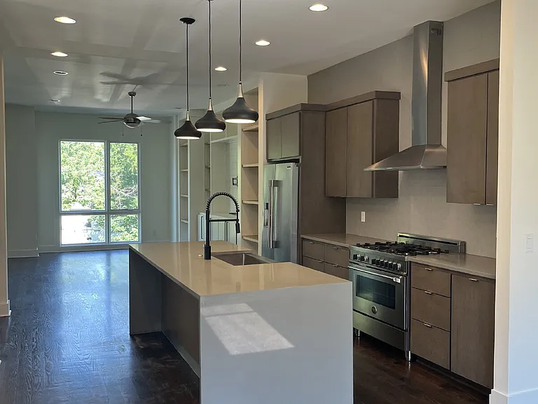 824 13th Ave S — Photo 15
